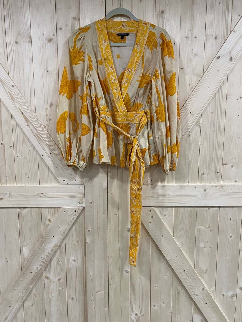 Banana Republic Linen Balloon Sleeve Wrap Top in Yellow Butterfly Print medium - Picture 8 of 10